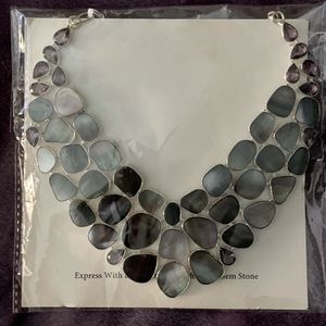 Silver necklace with Mother Of Pearl and Amethyst.